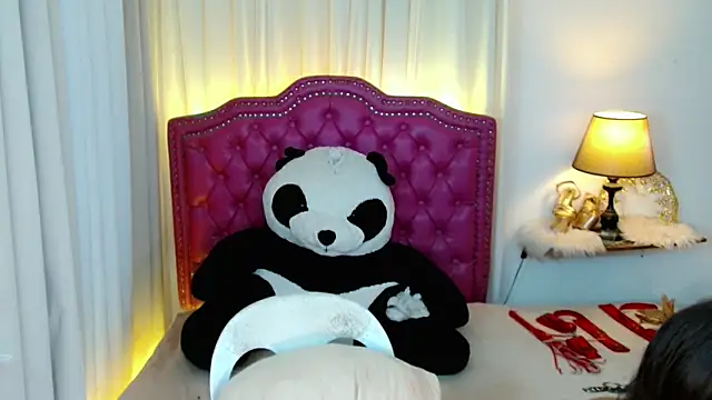 DreamLADYBOY online show from May 23, 2026, 7:40 am