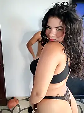 Snapshot of Simone_Miller chatting on April 12, 2026, 10:57 pm Simone Miller online show from April 12, 2026, 10:57 pm