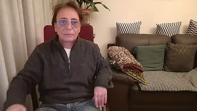 Snapshot of HETEREOMAN chatting on November 30, 2025, 6:19 pm HETEREOMAN online show from November 30, 2025, 6:19 pm