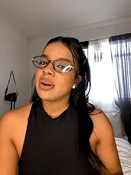 trianawhite online show from October 29, 2025, 3:22 pm