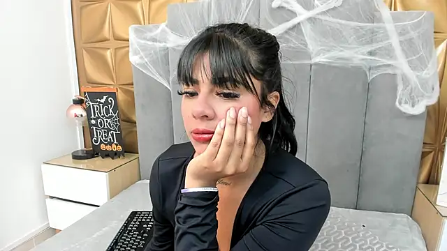 melani dream online show from October 15, 2025, 1:41 pm