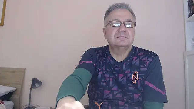 Snapshot of YOU6me chatting on October 28, 2025, 4:28 pm YOU6me online show from October 28, 2025, 4:28 pm