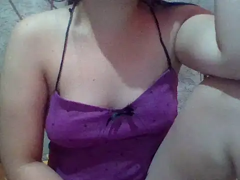 Snapshot of Beatrice143 chatting on February 18, 2026, 12:08 am Beatrice143 online show from February 18, 2026, 12:08 am