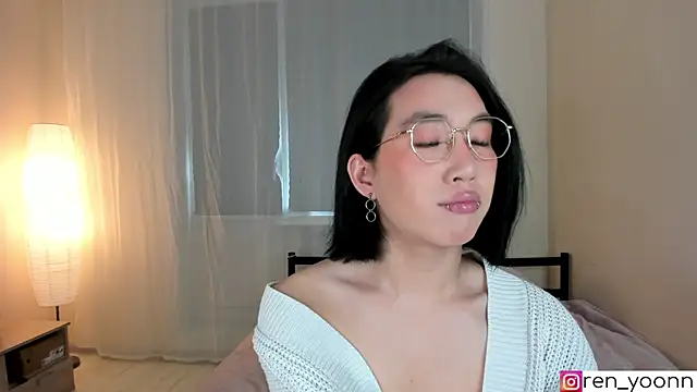 Snapshot of Ren_yoon chatting on April 13, 2026, 10:30 am Ren yoon online show from April 13, 2026, 10:30 am