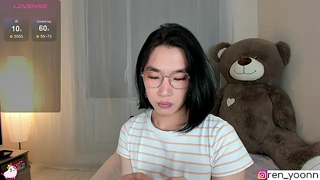 Snapshot of Ren_yoon chatting on May 4, 2026, 4:49 am Ren yoon online show from May 4, 2026, 4:49 am
