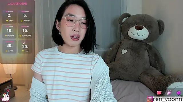 Snapshot of Ren_yoon chatting on April 28, 2026, 9:24 am Ren yoon online show from April 28, 2026, 9:24 am