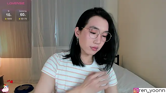 Snapshot of Ren_yoon chatting on March 13, 2026, 8:52 am Ren yoon online show from March 13, 2026, 8:52 am