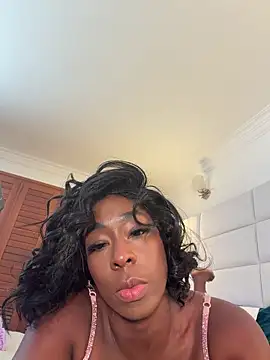 lissetlong69 online show from April 28, 2026, 3:33 am