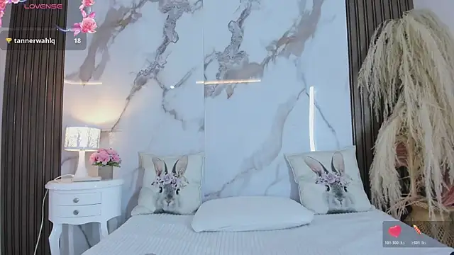 hannahill69 online show from January 13, 2026, 7:12 am