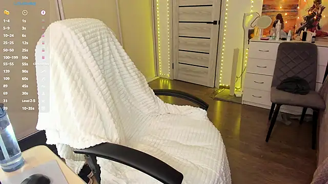 Snapshot of Ophelia_mm chatting on November 15, 2025, 7:12 am Ophelia mm online show from November 15, 2025, 7:12 am