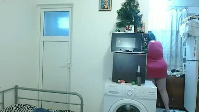 RidemerafSuzana online show from February 8, 2025, 2:05 pm