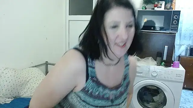 RidemerafSuzana online show from February 19, 2025, 8:31 pm