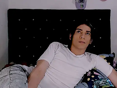 Snapshot of camii_extrange chatting on March 28, 2026, 5:36 pm camii extrange online show from March 28, 2026, 5:36 pm