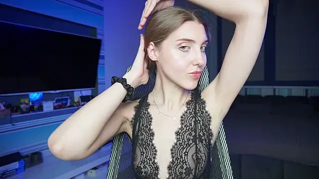 CassiaBlade1 online show from October 19, 2025, 4:32 pm