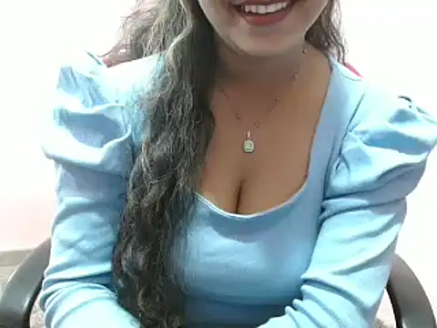 Snapshot of LovingPihu chatting on March 12, 2025, 4:30 am LovingPihu online show from March 12, 2025, 4:30 am