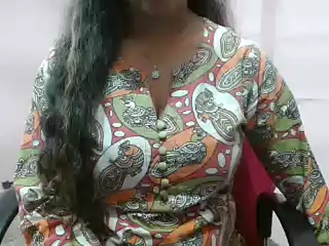 Snapshot of LovingPihu chatting on March 21, 2025, 12:06 pm LovingPihu online show from March 21, 2025, 12:06 pm