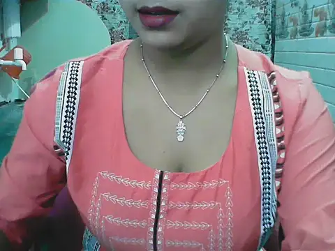 LovingPihu online show from June 1, 2026, 4:13 am