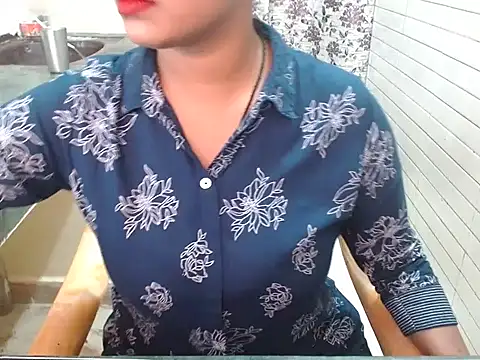 LovingPihu online show from October 14, 2025, 5:41 am