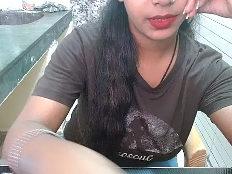 LovingPihu online show from October 13, 2025, 5:31 am