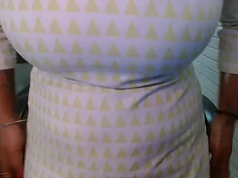 LovingPihu online show from October 10, 2025, 5:19 am