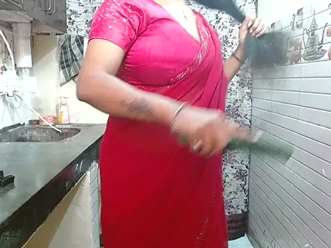 Snapshot of LovingPihu chatting on January 19, 2026, 5:33 am LovingPihu online show from January 19, 2026, 5:33 am