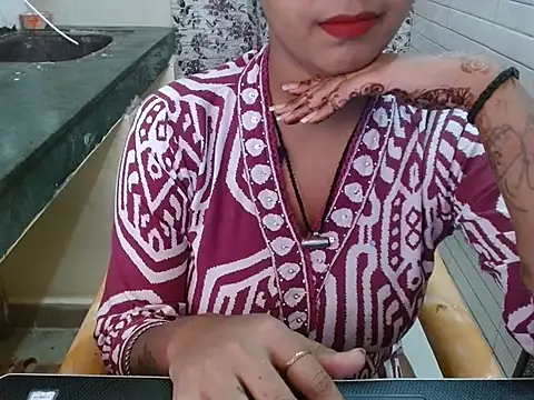 LovingPihu online show from October 15, 2025, 5:17 am