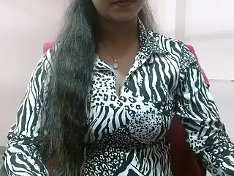 Snapshot of LovingPihu chatting on March 17, 2025, 11:21 am LovingPihu online show from March 17, 2025, 11:21 am