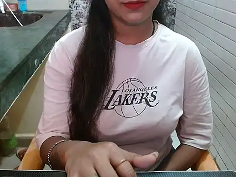 Snapshot of LovingPihu chatting on September 11, 2025, 6:02 am LovingPihu online show from September 11, 2025, 6:02 am
