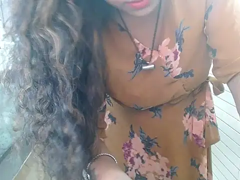 Snapshot of LovingPihu chatting on September 14, 2025, 5:08 am LovingPihu online show from September 14, 2025, 5:08 am