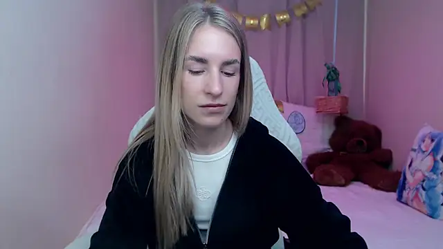 Snapshot of DeboraHorny chatting on April 16, 2026, 6:14 am DeboraHorny online show from April 16, 2026, 6:14 am