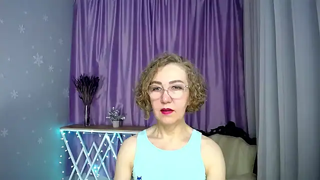 queen a n i online show from May 10, 2026, 9:57 am