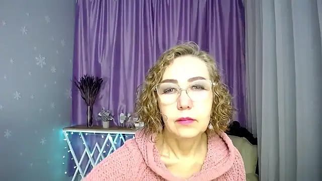 Snapshot of queen_a_n_i chatting on July 20, 2026, 5:48 am queen a n i online show from July 20, 2026, 5:48 am