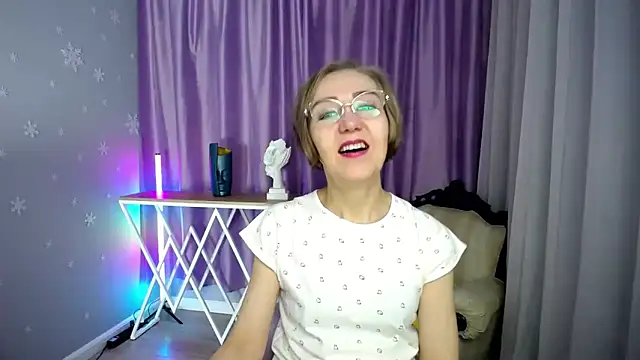 queen a n i online show from October 19, 2025, 10:07 am