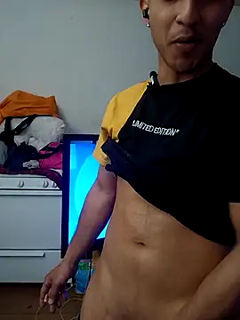 Snapshot of Torresmor chatting on February 20, 2026, 12:29 am Torresmor online show from February 20, 2026, 12:29 am