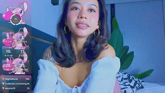 Mia Tin online show from October 2, 2025, 2:53 pm