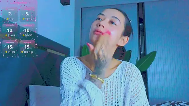 Mia Tin online show from September 10, 2025, 2:16 pm