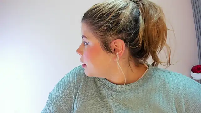 EYMI TOMSOM online show from December 20, 2025, 10:40 am