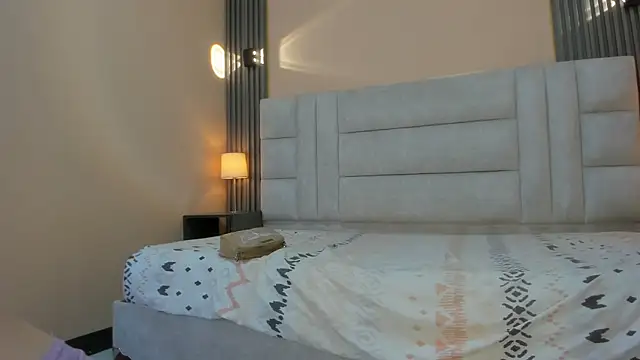 EYMI TOMSOM online show from November 9, 2025, 10:41 am