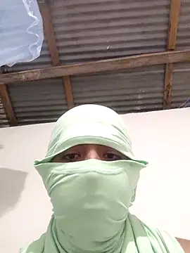 Xxmoonx online show from September 27, 2025, 4:24 pm