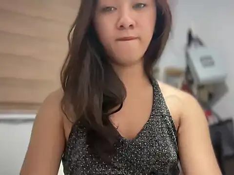 Snapshot of Local_Hoelyx chatting on March 18, 2026, 7:37 pm Local Hoelyx online show from March 18, 2026, 7:37 pm