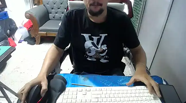 Snapshot of alexam_gal@xh chatting on February 6, 2025, 2:26 pm alexam galxh online show from February 6, 2025, 2:26 pm