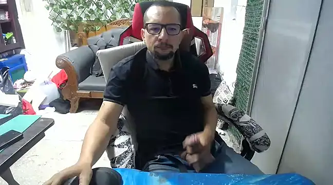 Snapshot of alexam_gal@xh chatting on February 7, 2025, 1:53 pm alexam galxh online show from February 7, 2025, 1:53 pm