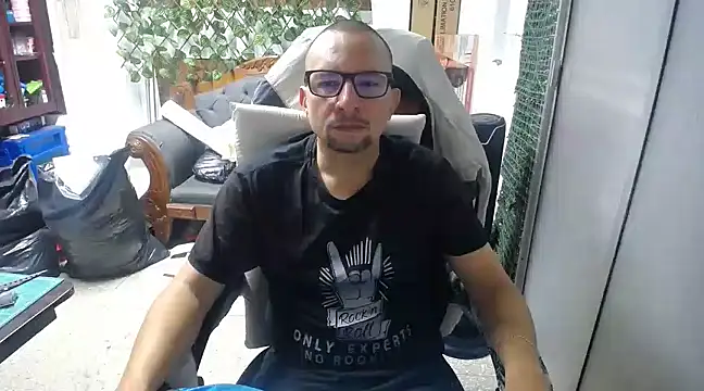 Snapshot of alexam_gal@xh chatting on February 25, 2025, 3:31 pm alexam galxh online show from February 25, 2025, 3:31 pm