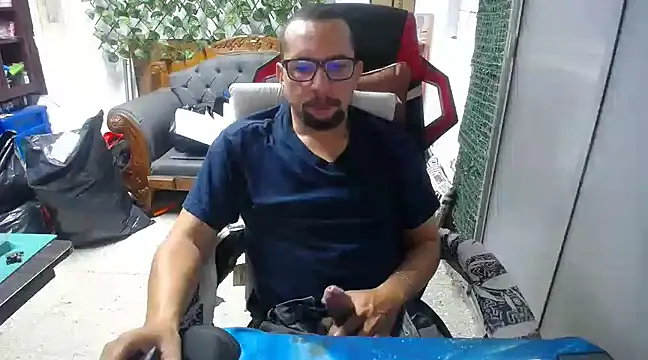 Snapshot of alexam_gal@xh chatting on February 10, 2025, 2:05 pm alexam galxh online show from February 10, 2025, 2:05 pm