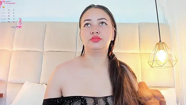Snapshot of AnaisClark chatting on February 4, 2025, 11:27 am AnaisClark online show from February 4, 2025, 11:27 am