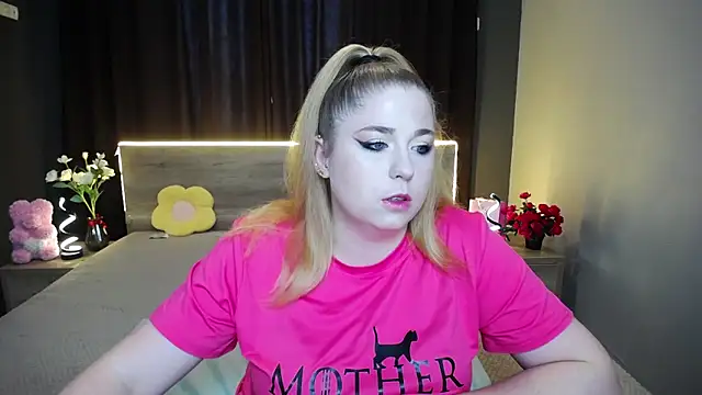 JessikaDaniel online show from November 18, 2025, 7:33 am