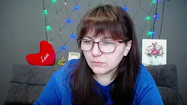 Snapshot of AliceInksSweetty chatting on February 8, 2026, 7:17 am AliceInksSweetty online show from February 8, 2026, 7:17 am