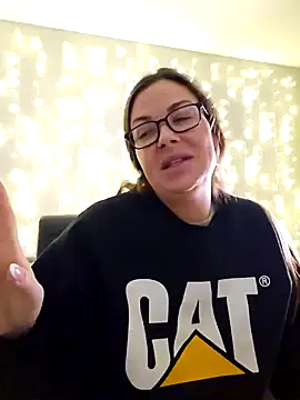 Snapshot of RebeccaXO_ chatting on December 11, 2024, 3:45 am RebeccaXO online show from December 11, 2024, 3:45 am