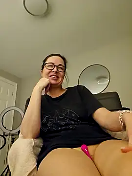Snapshot of RebeccaXO_ chatting on February 11, 2025, 3:29 am RebeccaXO online show from February 11, 2025, 3:29 am