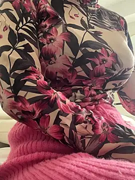 DulceMya6 online show from May 28, 2026, 12:55 pm